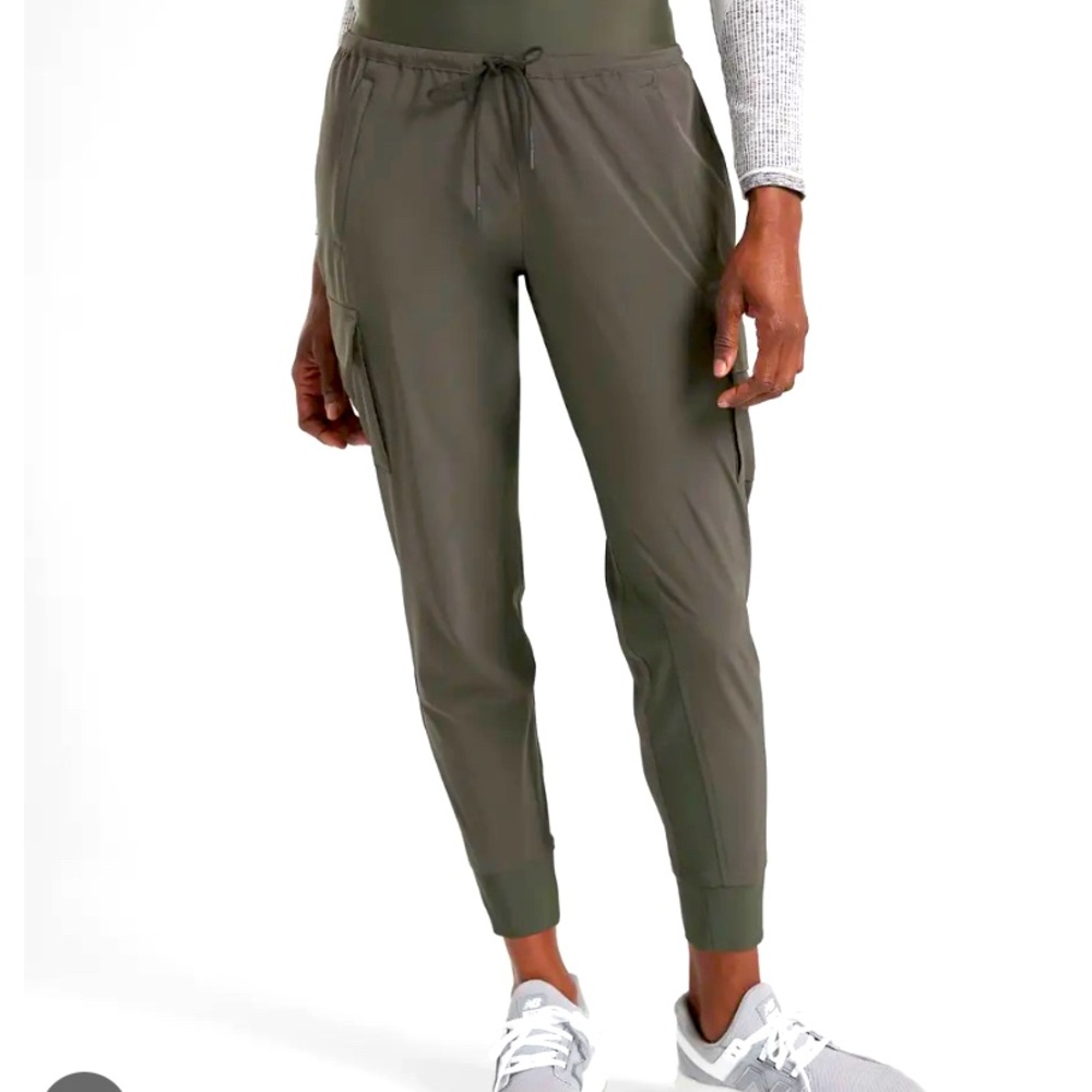 Athleta SuttonJoggers size 6 Arbor Olive